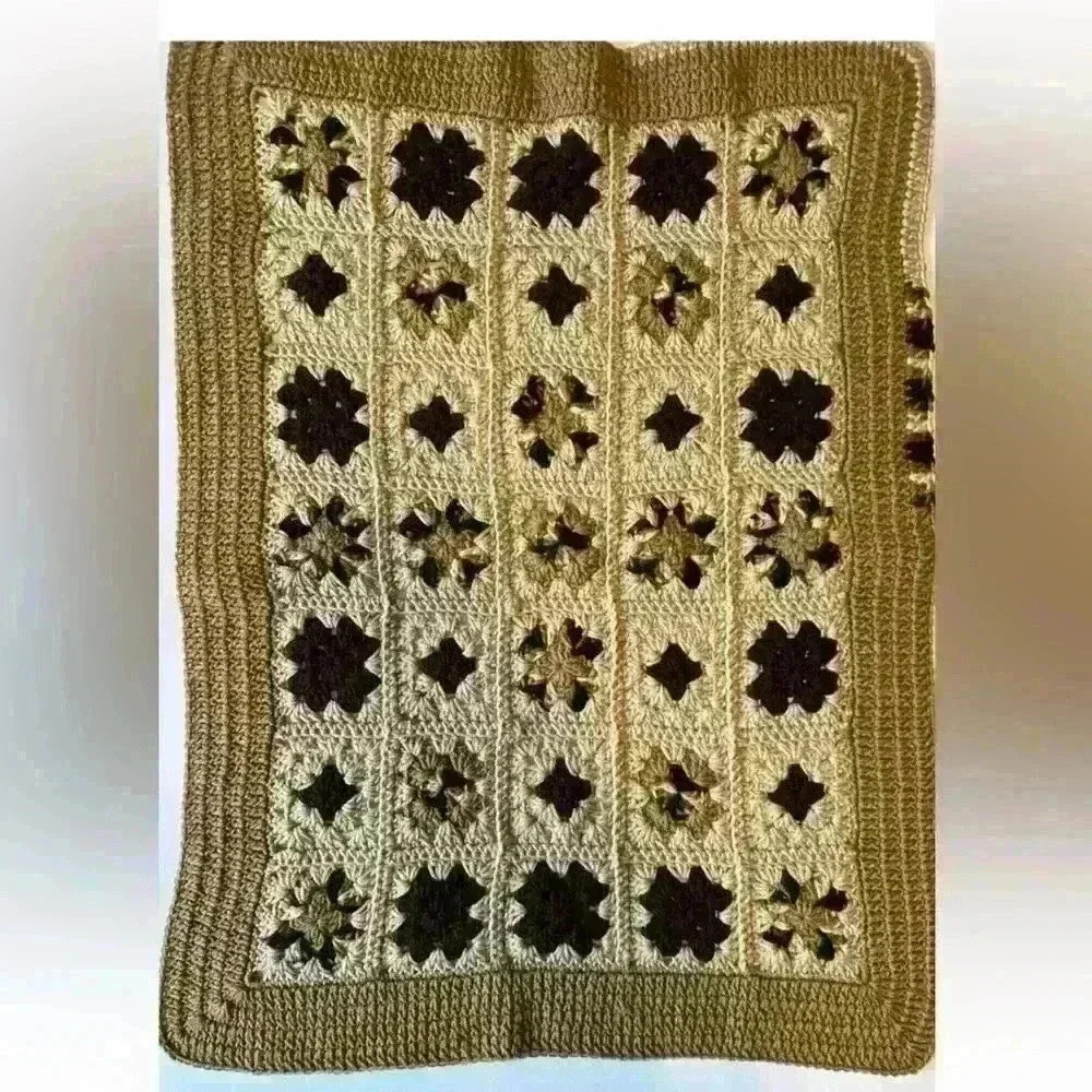 Homemade Crochet Brown/Green/Tan/Rust Blanket 25 1/2” X‎ 36”